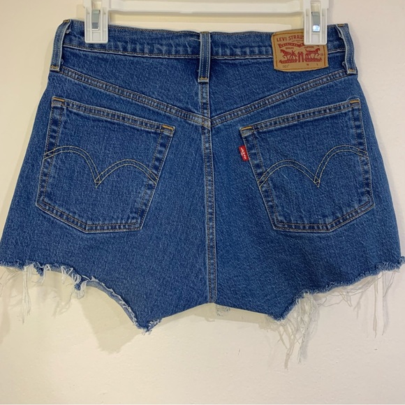 Levi’s 501 Cut off Jean Shorts Medium Wash Classic Button Fly Women’s Size 27 - Picture 12 of 12